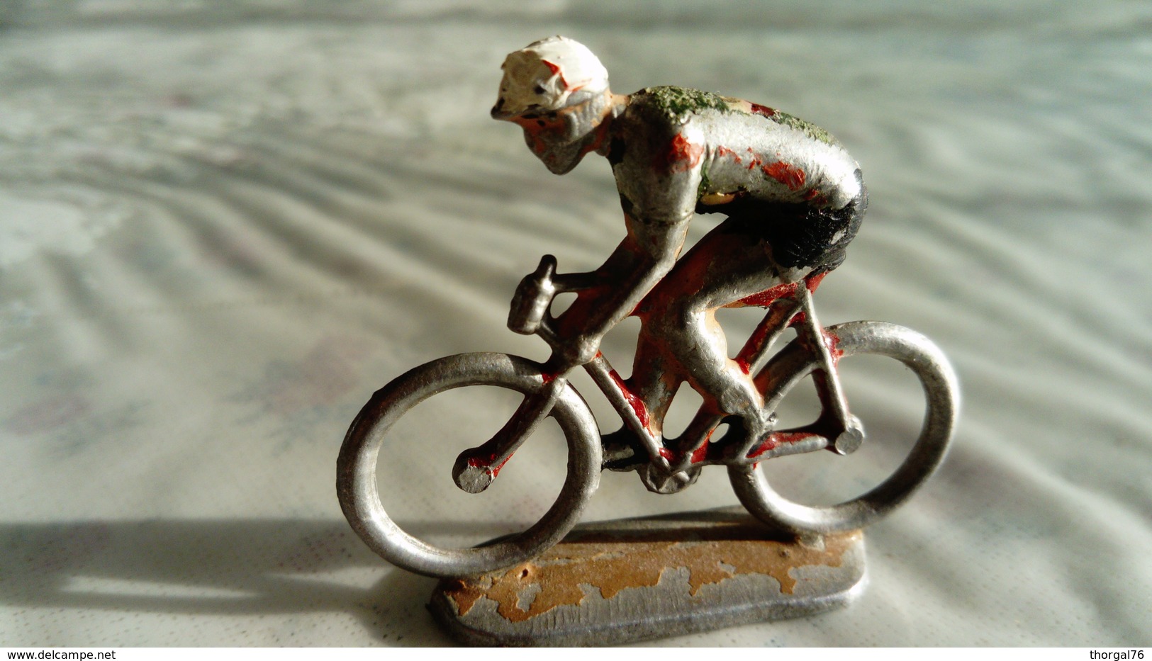 TOUR DE FRANCE D'AUTREFOIS ANCIENNES FIGURINES ALUDO( Type Quiralu Salza) DE CYCLISTES 1939/ 40 - Otros & Sin Clasificación