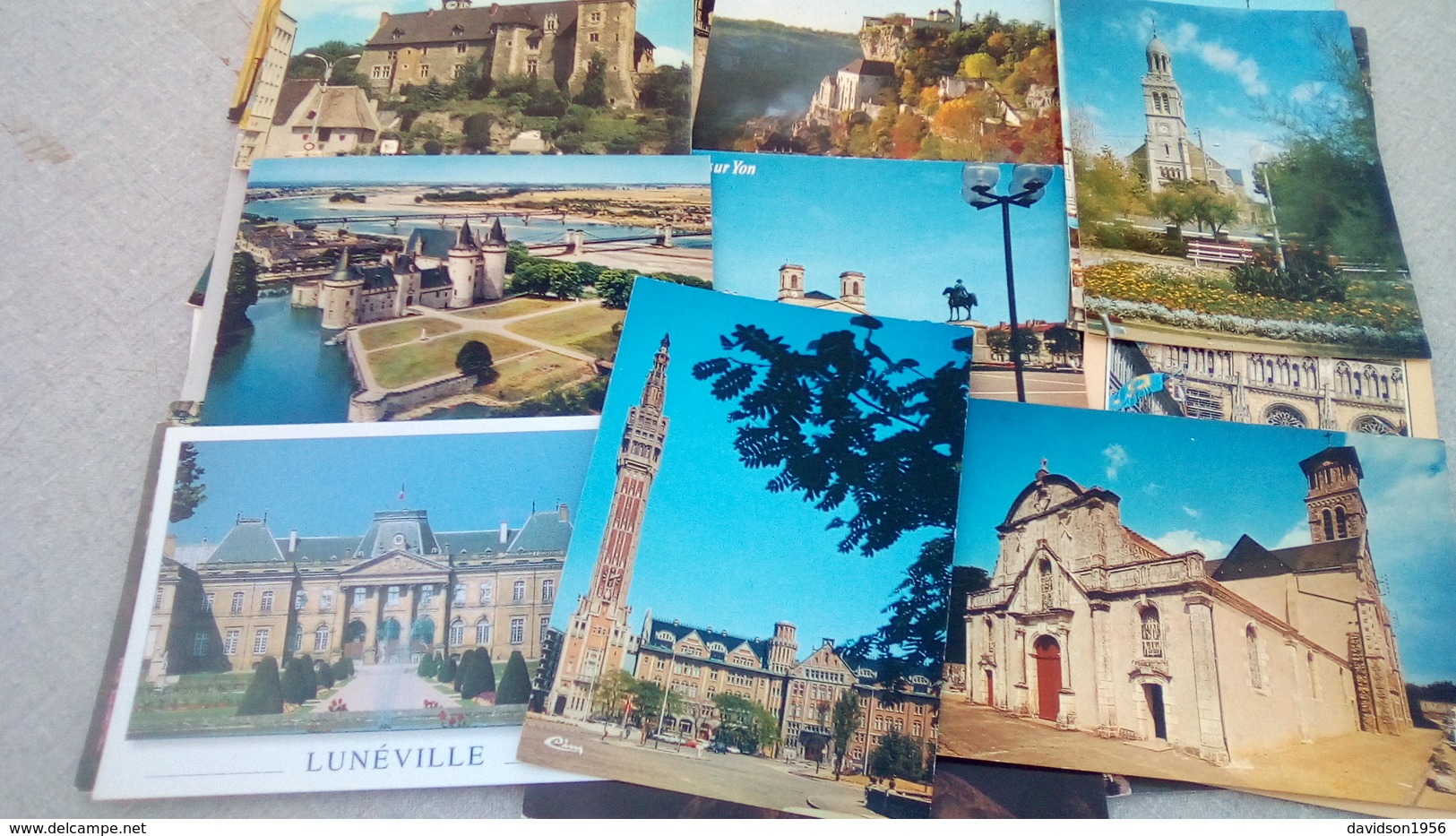 Lot De 2000 Cartes   Cpm Cpsm  De France En Bon état    ,  Divers Aspects  , Régions - 500 Postcards Min.