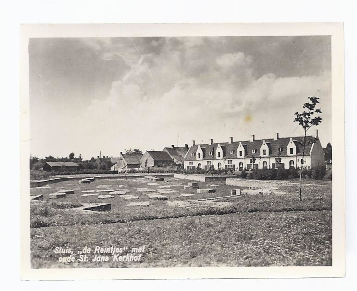 FOTO SLUIS DE REINTJES MET OUDE ST. JANS KERKHOF  FORM. 7/9 CM. - Sluis