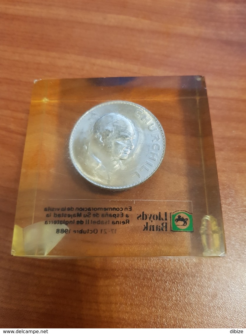 Commemorative Coin. Visit Of H.M Queen Isabella II Of England To Spain. October 17, 1988. Lloyds Bank. 2 Small Scratches - Monarchia/ Nobiltà