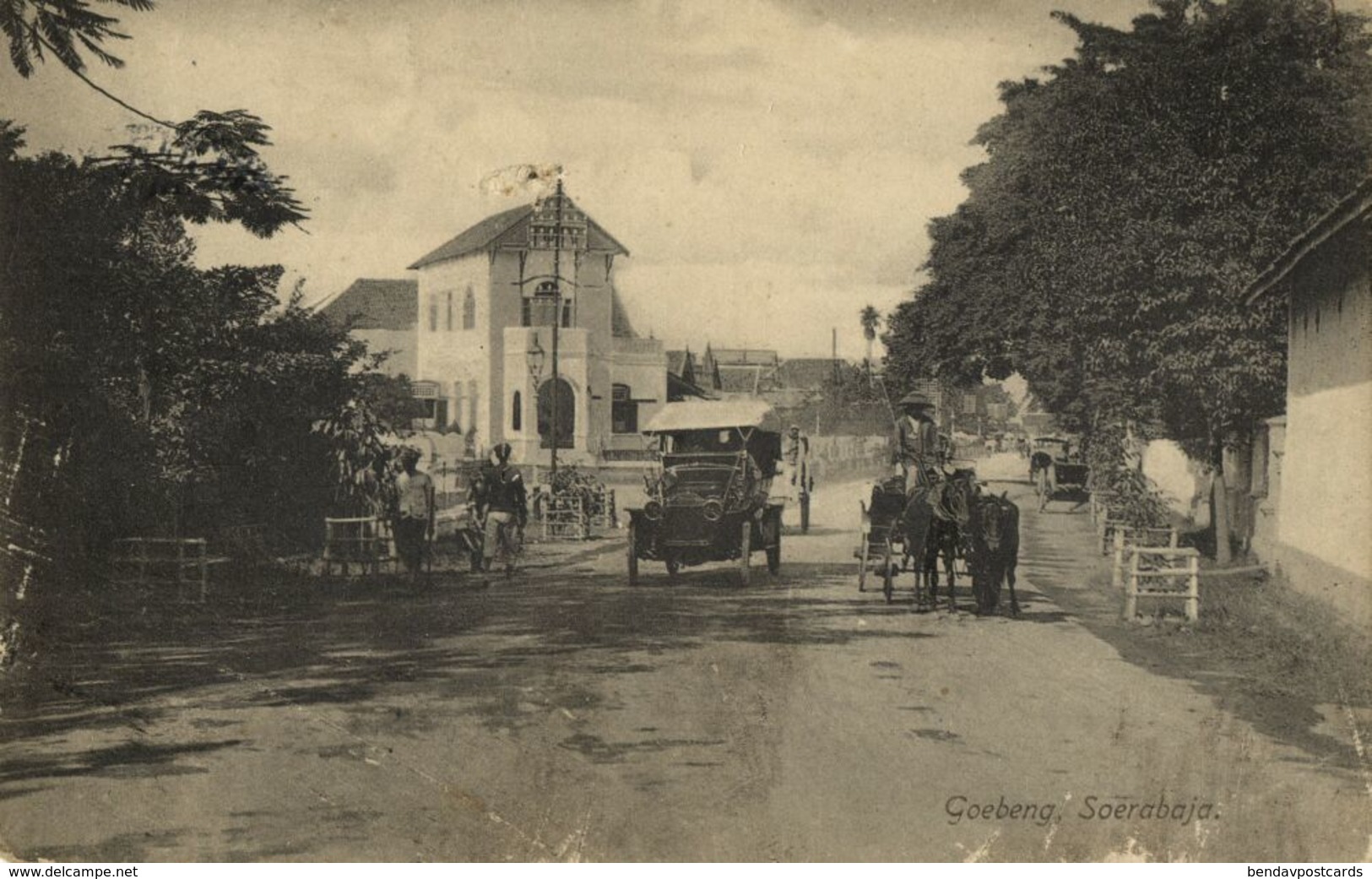 Indonesia, JAVA SOERABAIA, Goebeng, Horse Cart, Old Car (1910s) Postcard - Indonesië