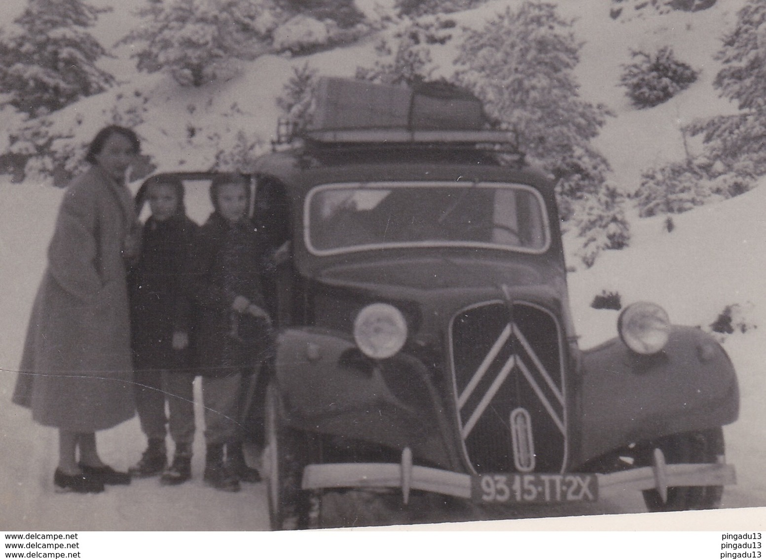 Au Plus Rapide La Citroën Traction Avant En Transit Temporaire Immatriculée 9315 TT 2X * Départ De Grenoble Pour Hanoï - Cars