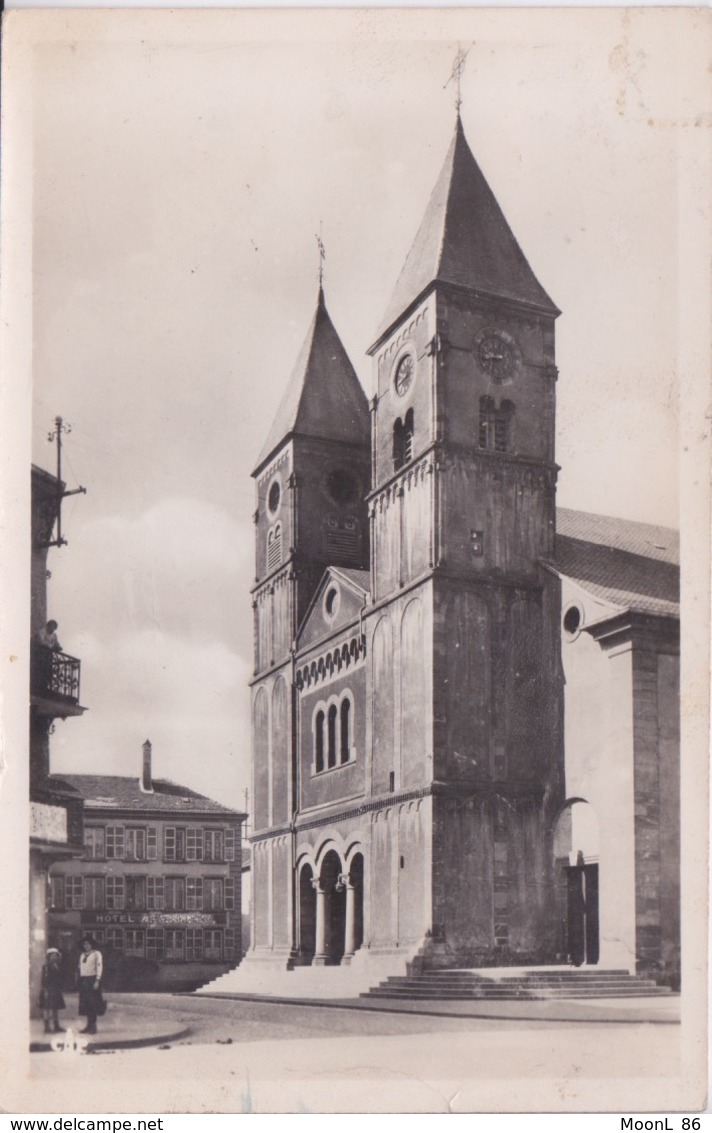 57 - MOSELLE - SARREBOURG - L'EGLISE CATHOLIQUE - Sarrebourg