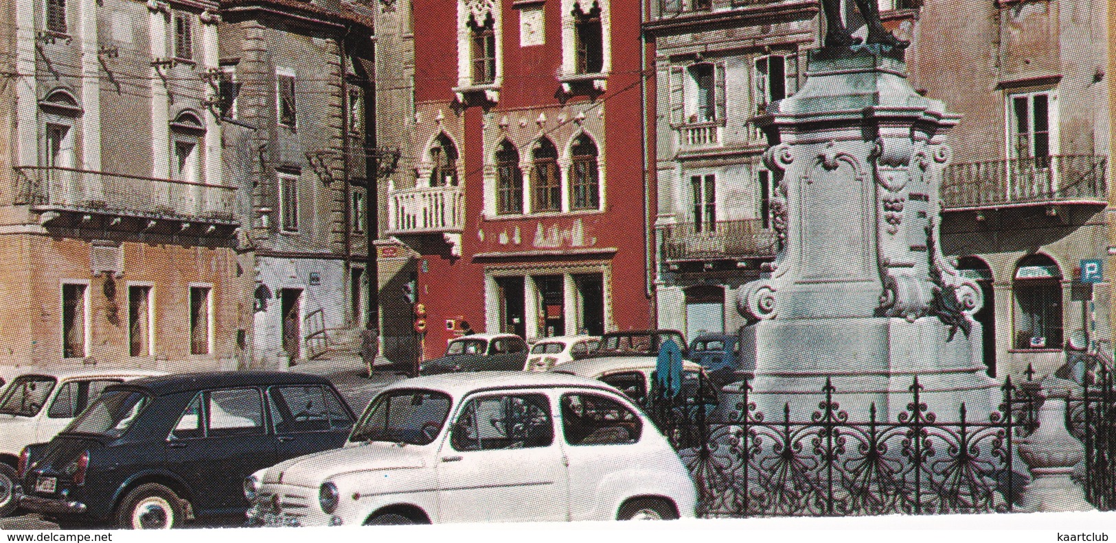 Piran: ZASTAVA 600, MORRIS 1100, FIAT 850, 500 -  St. George's Parish Church - (YU.) - Toerisme