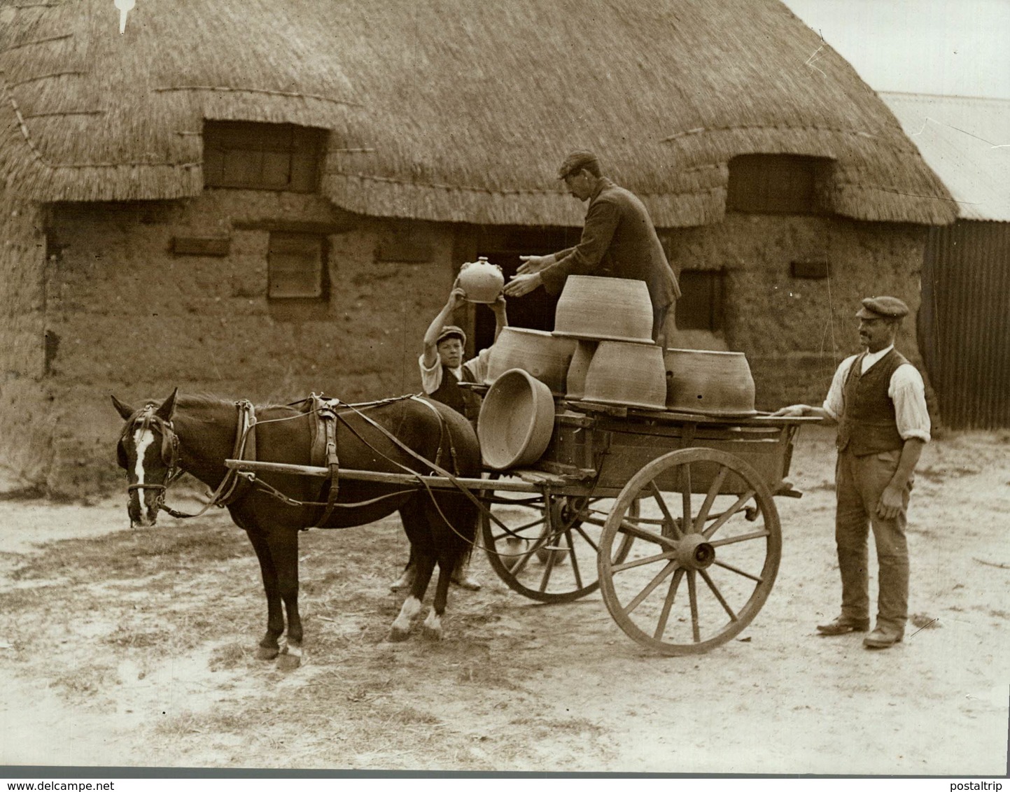 100 YEARS POTTERY AT VERWOOD DORSET UK POTTERY  MAKING   +- 21*16CM Fonds Victor FORBIN (1864-1947) - Sin Clasificación