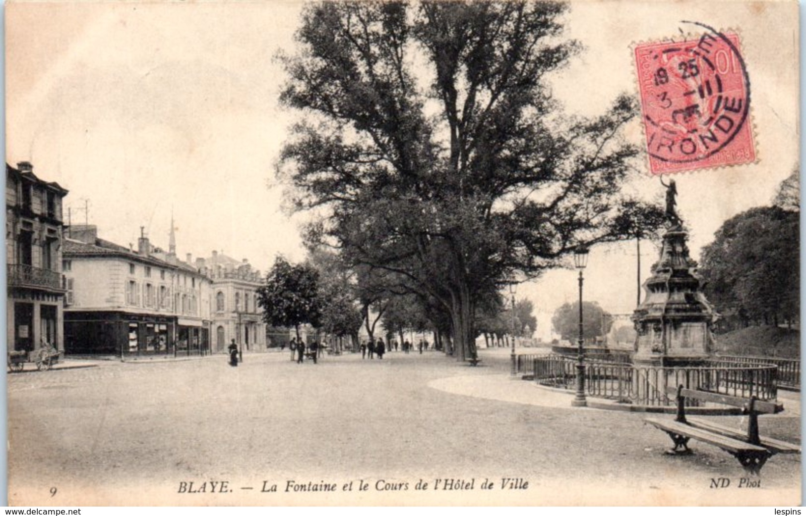 33 - BLAYE -- La Fontaine Et Le Cours De L'Hôtel De Ville - Blaye