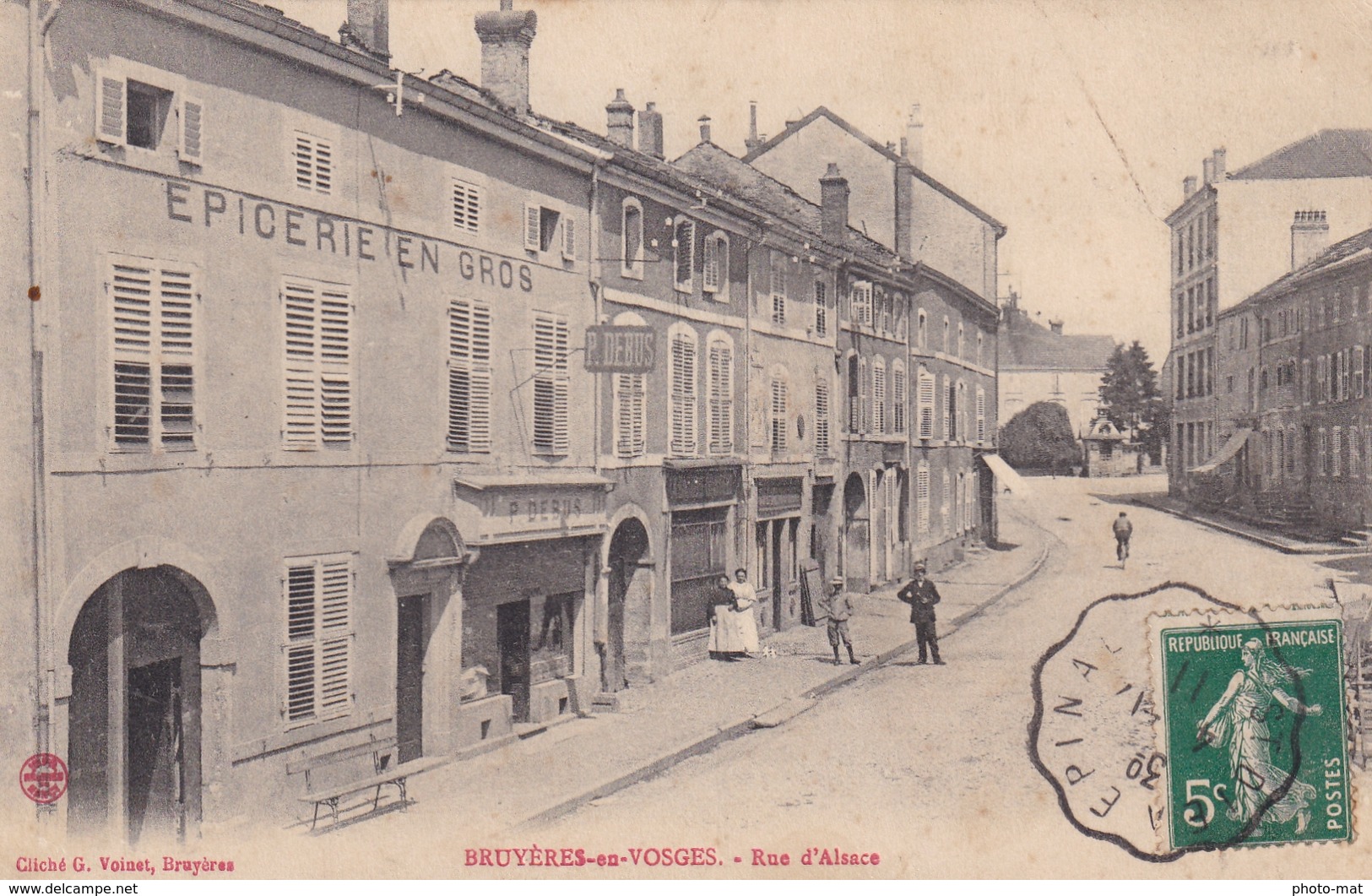 88...BRUYERES EN VOSGES ...Rue D'ALSACE  N221.... - Autres & Non Classés