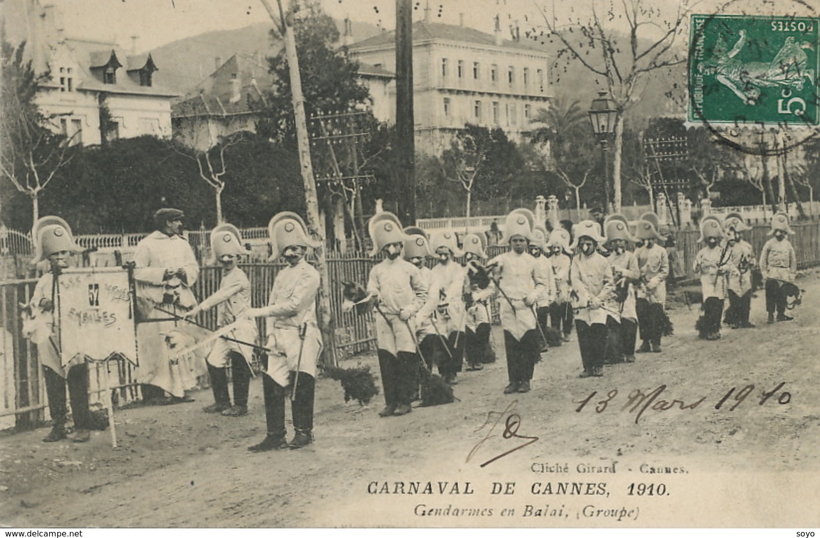 Gendarmes En Balai . Deguisement Carnaval Cannes 1910 Lampadaire Petrole - Police - Gendarmerie