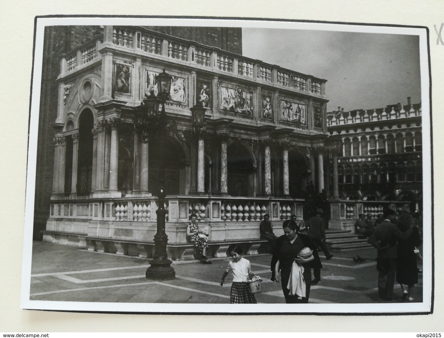 COUPLE VACANCES DANS DIVERS LIEUX FRANCE LA CORNICHE D 'OR MONTE CARLO ITALIE LOT DE 28 PHOTOS NOIR-BLANC