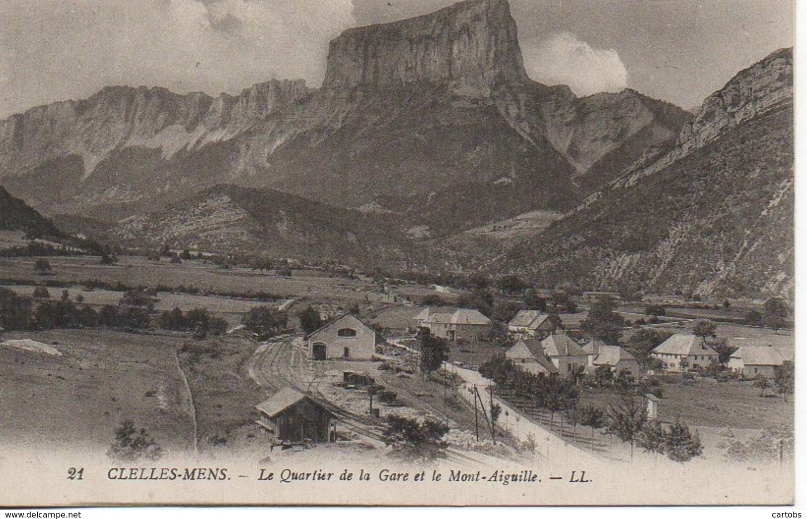 38 CLELLES-MENS  Le Quartier De La Gare Et Le Mont-Aiguille - Clelles