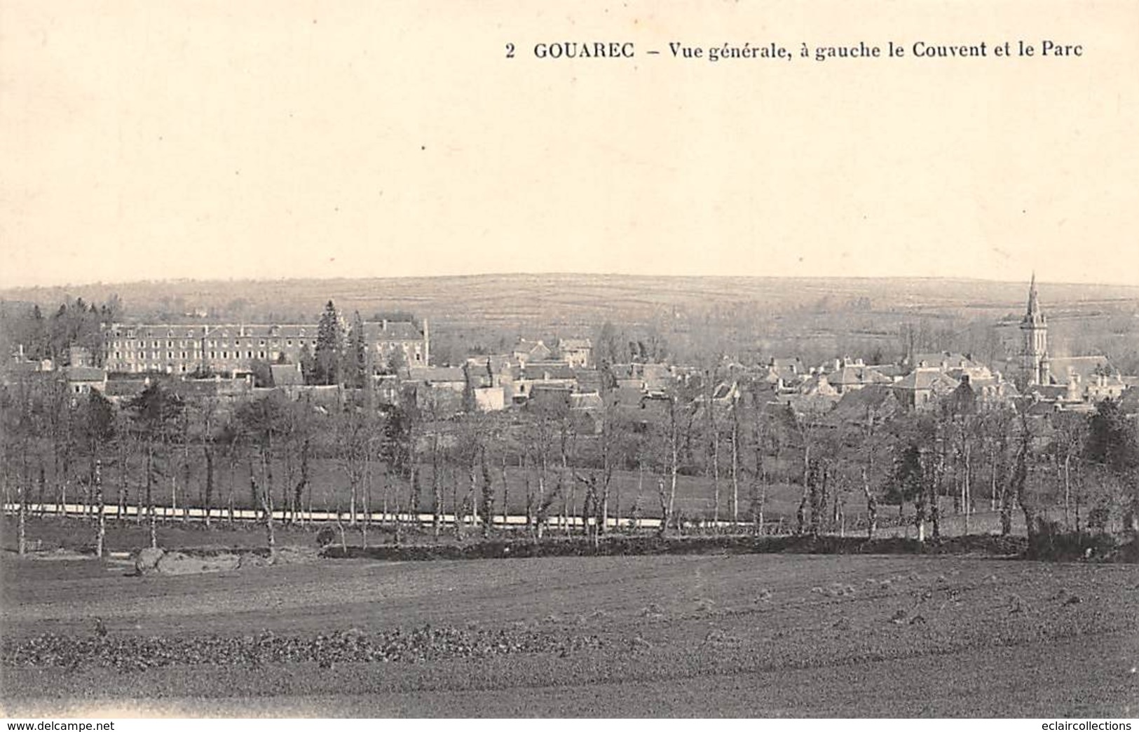 Gouarec        22      Vue Générale. Le Couvent Et Le Parc        (voir Scan) - Gouarec