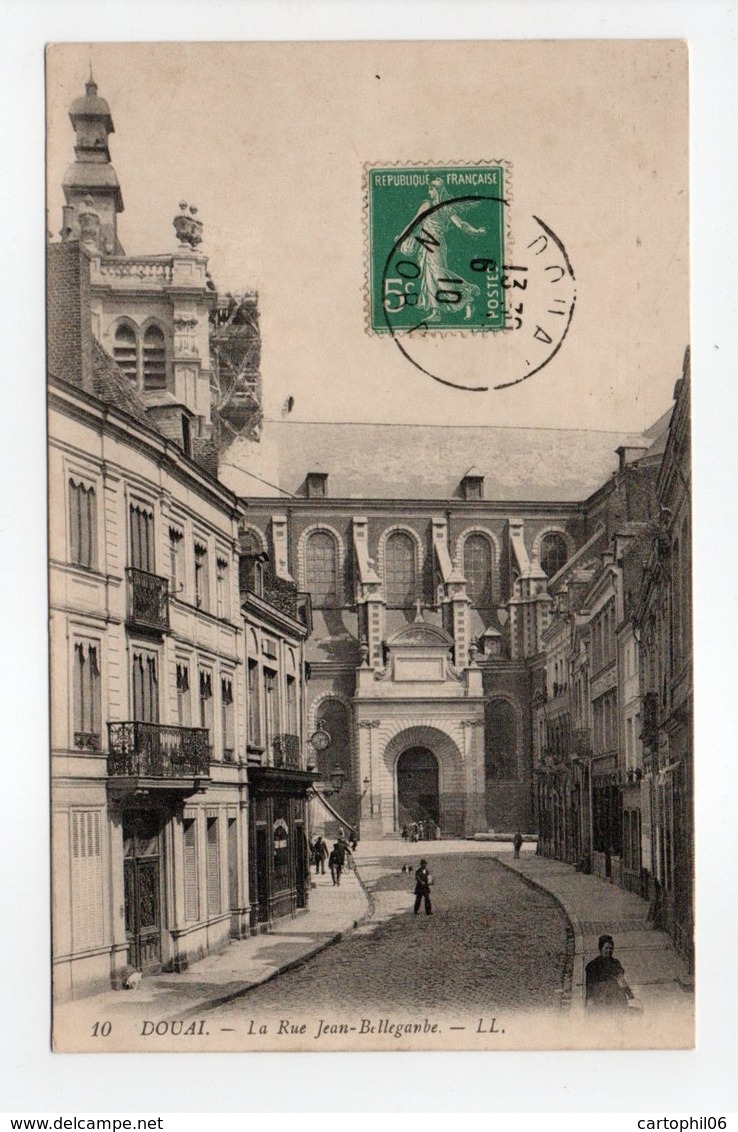 - CPA DOUAI (59) - La Rue Jean-Bellegambe 1910 - Editions Lévy N° 10 - - Douai