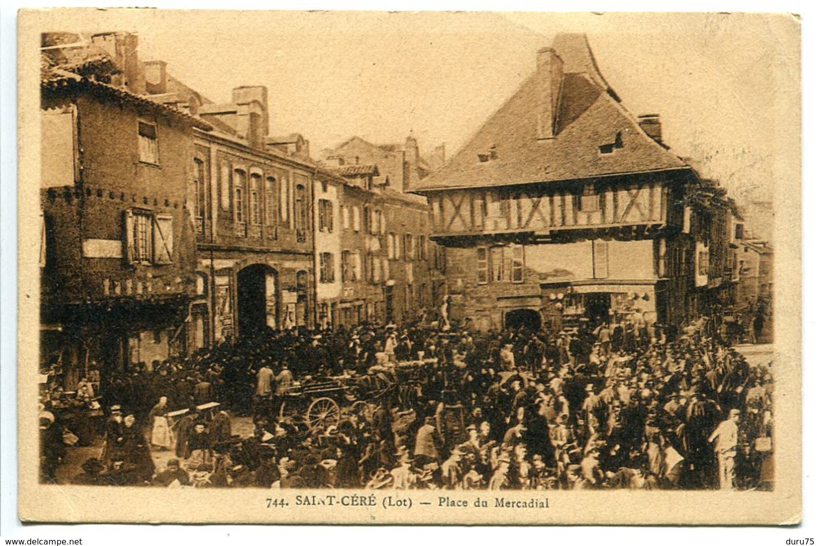 Saint St Céré ( Lot ) Place Du Mercadial ( Grosse Animation Foule Marché ? ) Sépia Ecrite Voyagé - Saint-Céré