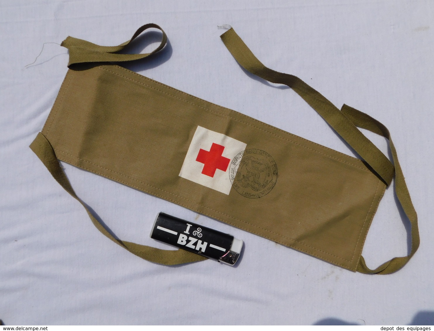 BRASSARD INFIRMIER MEDECIN - HOLLANDE - PAYS BAS - état Neuf De Stock - Uniformes