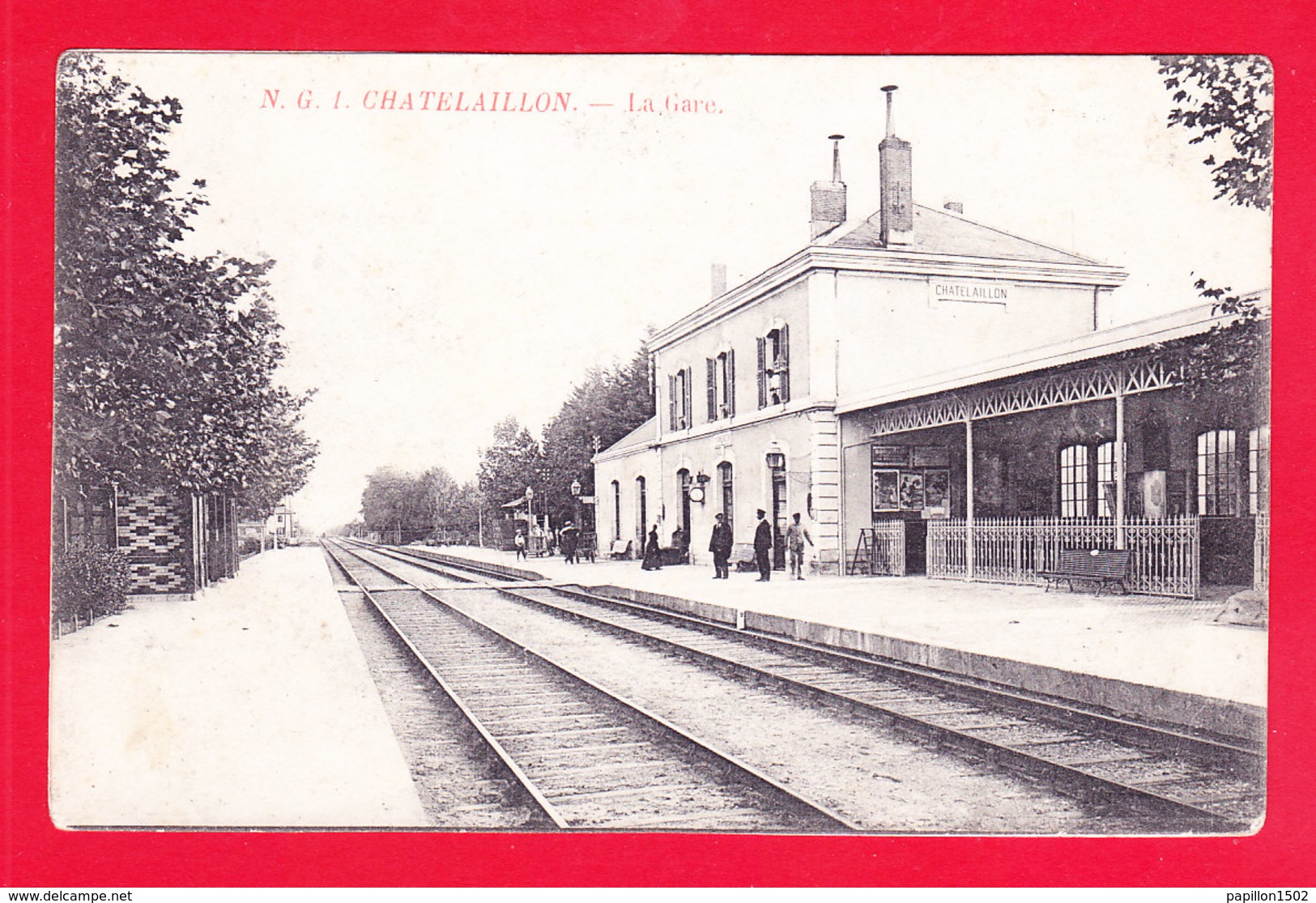 F-17-Chatelaillon-102A75  La Gare, Vue Sur Les Voies, Cpa BE - Châtelaillon-Plage