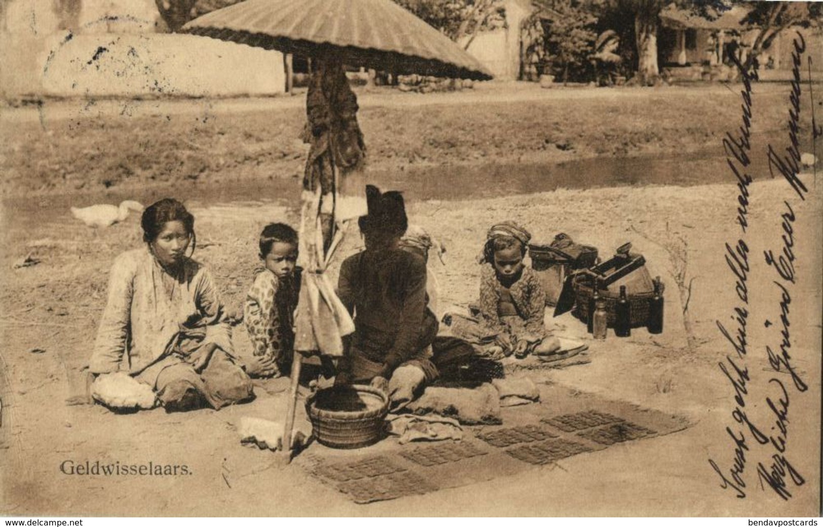 Indonesia, JAVA SOERABAIA, Native Money Changers (1914) Postcard - Indonesië