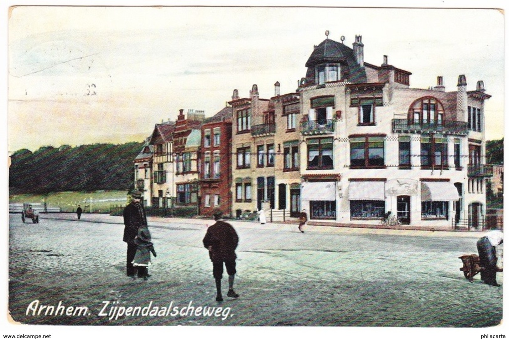 Arnhem - Zijpendaalscheweg Met Volk - 1910 - Arnhem