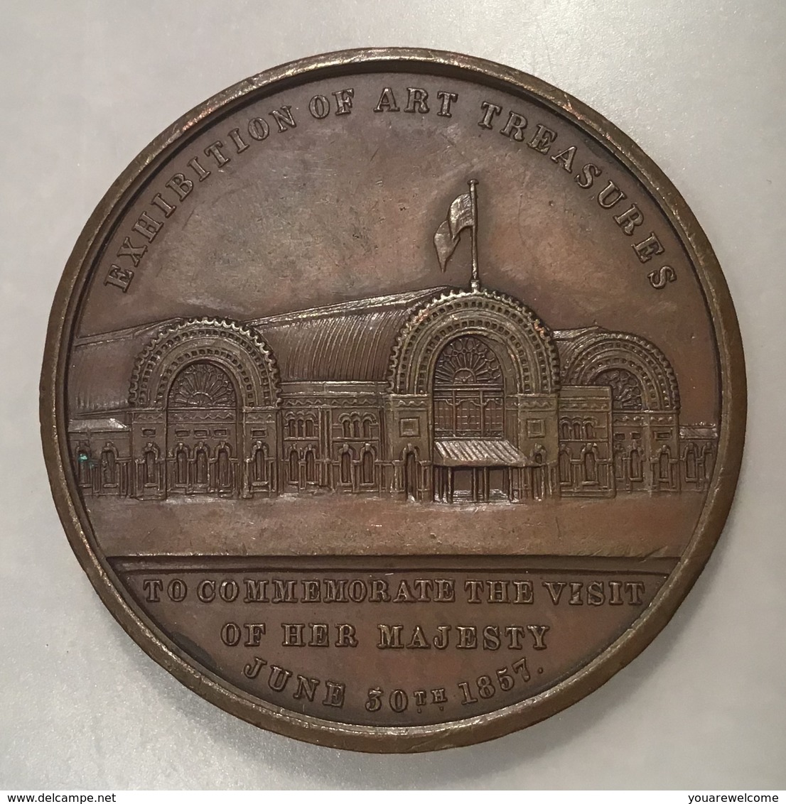 Exhibition Of Art Treasures Manchester 1857 Pinches Bronze Medal Of Queen Victoria / Buildings (Great Britain Medaille - Autres & Non Classés