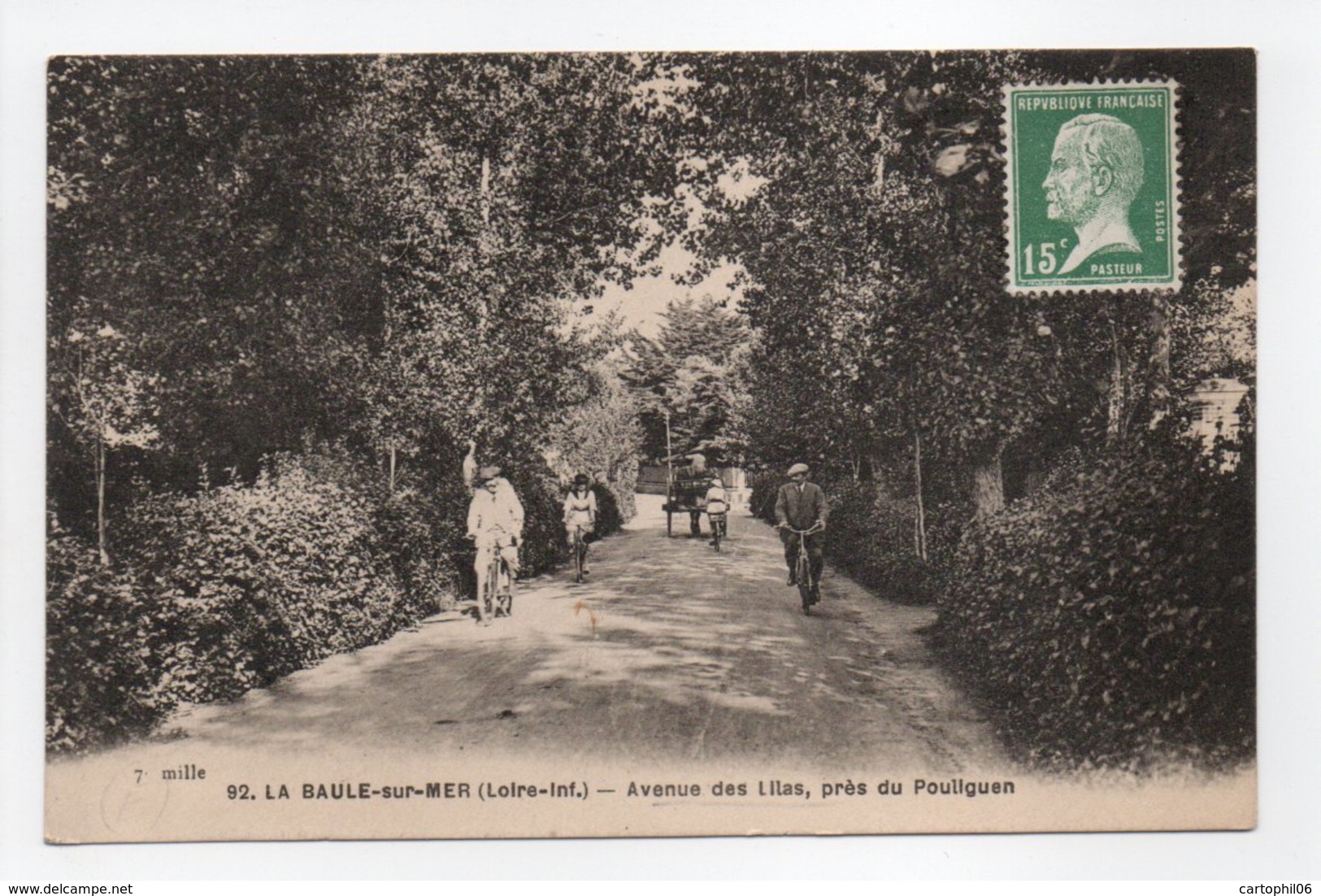 - CPA LA BAULE-SUR-MER (44) - Avenue Des Lilas, Près Du Pouliguen (avec Personnages) - Edition Chapeau N° 92 - - La Baule-Escoublac
