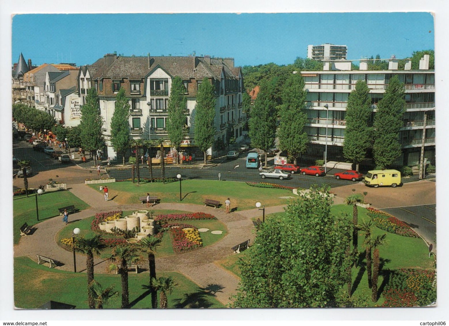 - CPM LA BAULE (44) - La Place Des Palmiers - Editions Du Gabier N° 73 - - La Baule-Escoublac