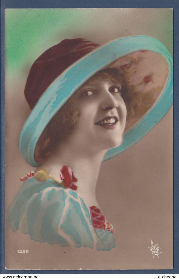 = Carte Postale Portrait De Femme Envoyée Pour Souhaiter Bons Baisers - Femmes