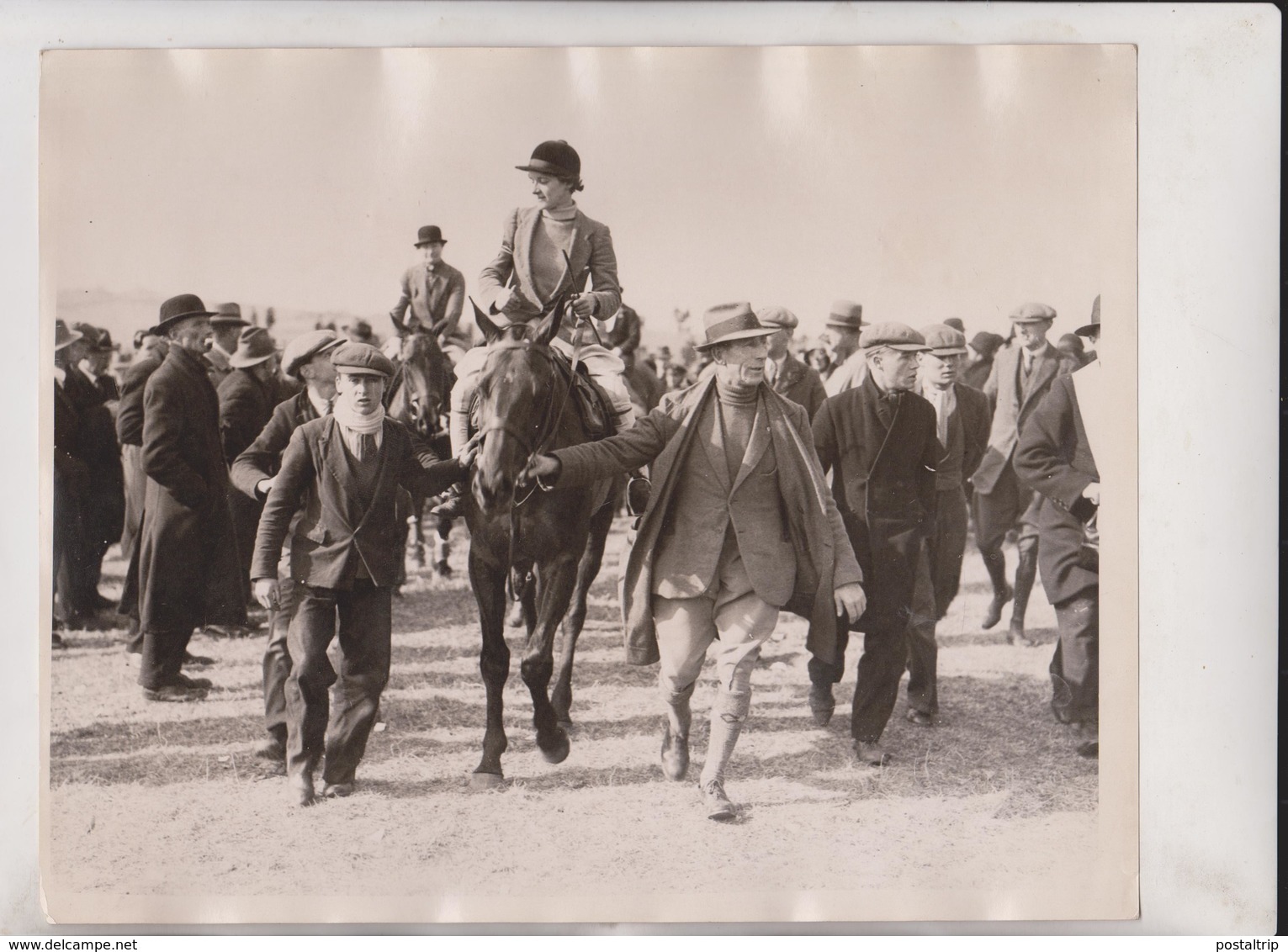 HUNT RACE SHEILIA MEYERS KILDARE HUNT HALVERSTOWN LEINSTER  HORSE CHEVAL   +- 25*20CM Fonds Victor FORBIN (1864-1947) - Deportes