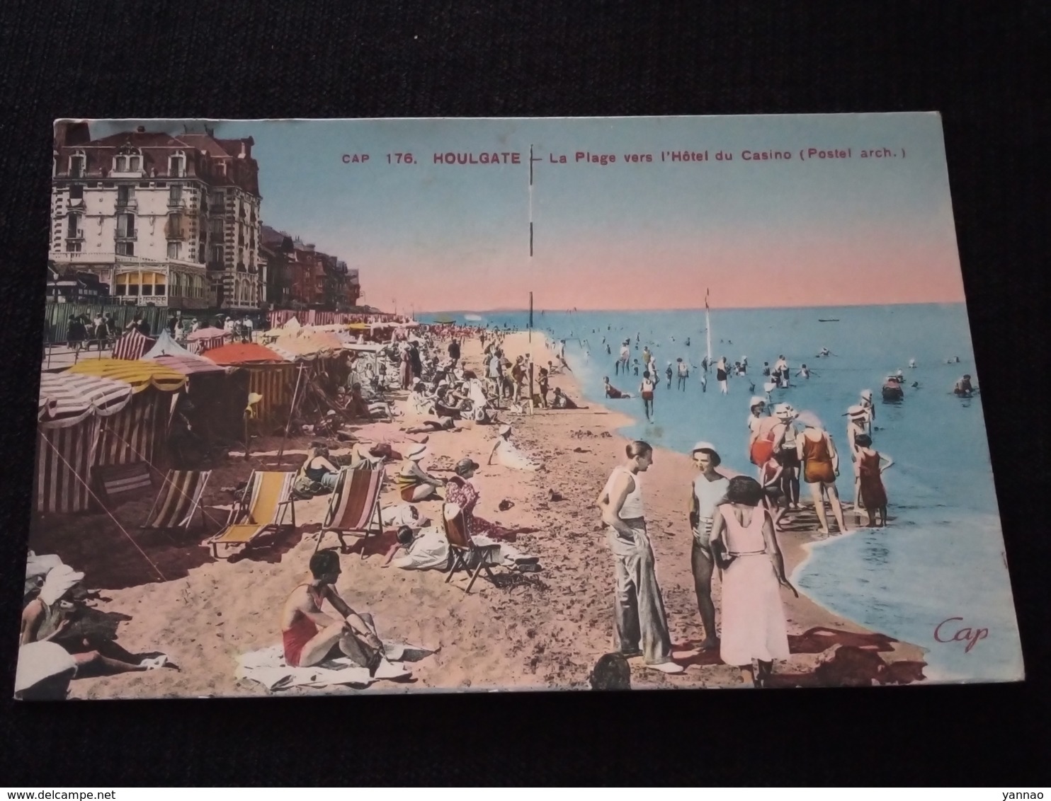 Cpa Cpsm Carte Postale Ancienne Houlgate La Plage Vers L'hôtel Du Casino Animée - Houlgate