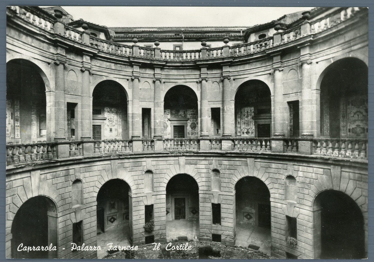 °°° Cartolina - Caprarola Palazzo Farnese Il Cortile Nuova °°° - Viterbo