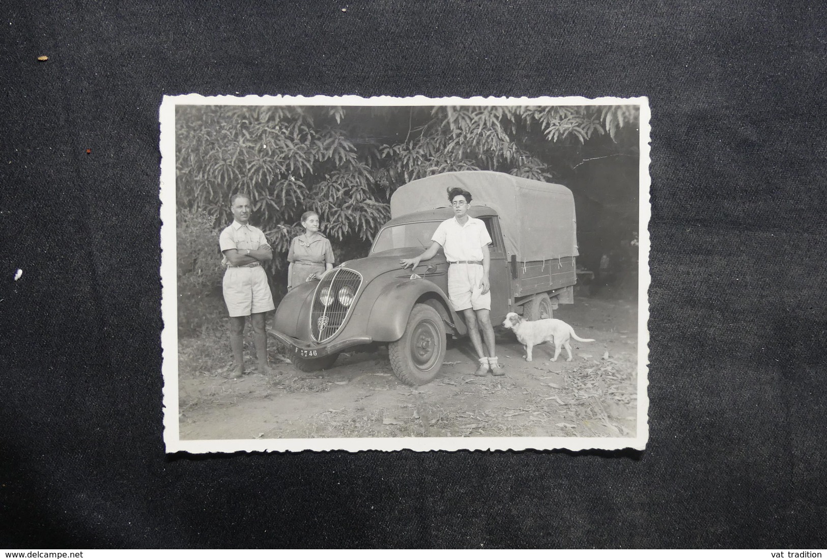 VOITURE - Photo - Voiture De Coloniaux En Afrique ( Sénégal ) - L 35221 - Voitures De Tourisme