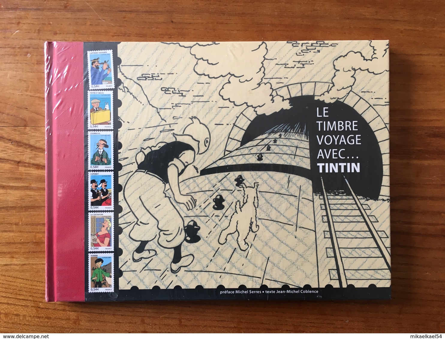 Livre Timbré - Le Timbre Voyage Avec ... Tintin - Neuf Sous Blister - Other & Unclassified