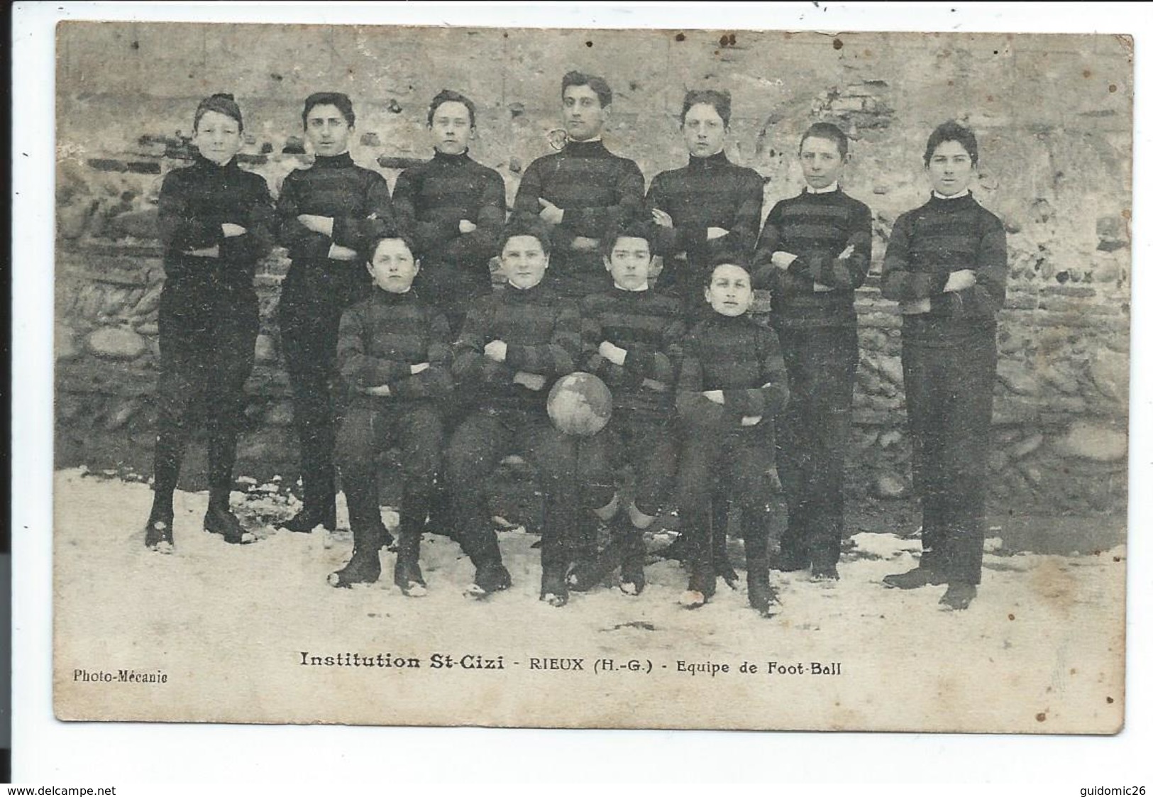 Rieux,prix Revu,carte Assez Rare Equipe De Foot Ball De L'institution St Cizi - Autres & Non Classés