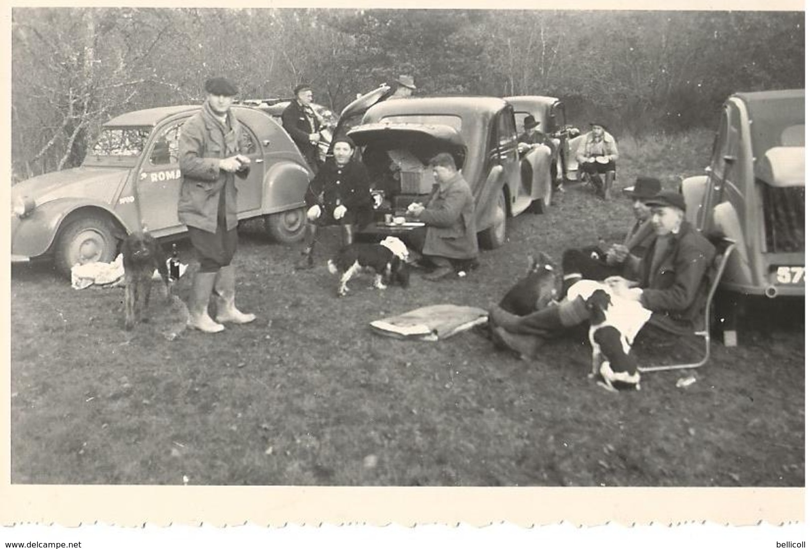 71 - AVAIZE -  Forêt D'Avaize - CHASSE  -  12 Décembre 1954 - On S'en Occupe!!! ((Deux Chevaux Citroën Au Second Plan) - Autres & Non Classés