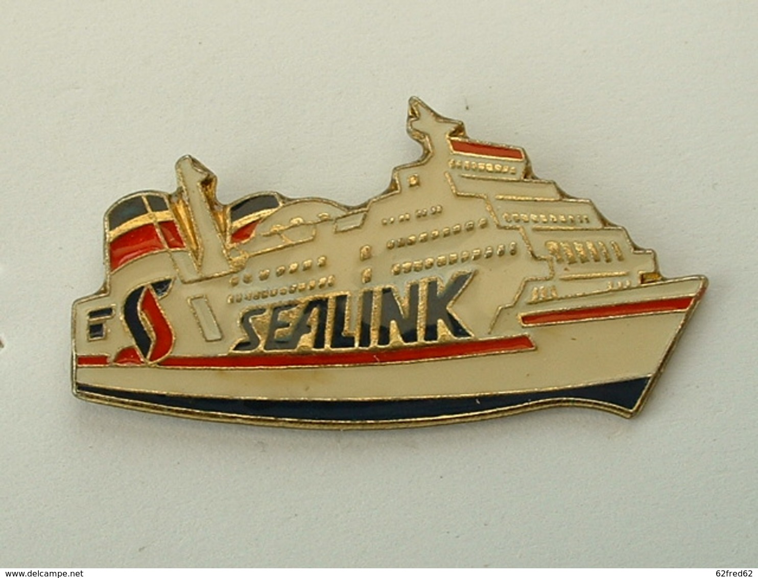 PIN'S BATEAU - SEALINK - COMPAGNIE MARITIME - Barche