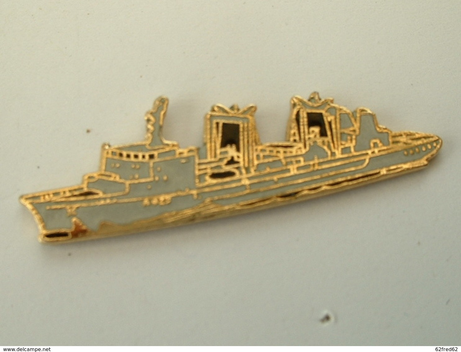 PIN'S PETROLIER RAVITAILLEUR "DURANCE" - Bateaux