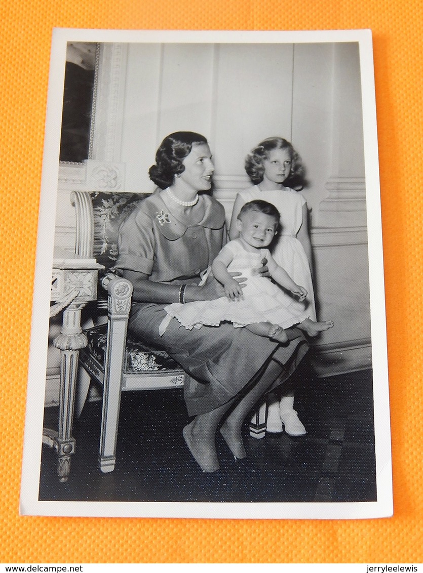 FAMILLE ROYALE BELGIQUE -   Princesse De Réthy Et Ses Enfants - Royal Families