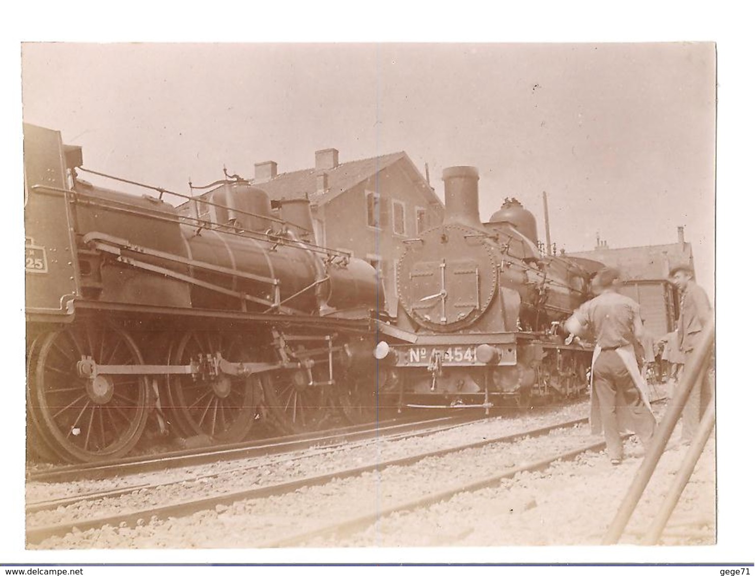 Albens Ou Proche Savoie - A Identifier - Locomotive - Train - Trains