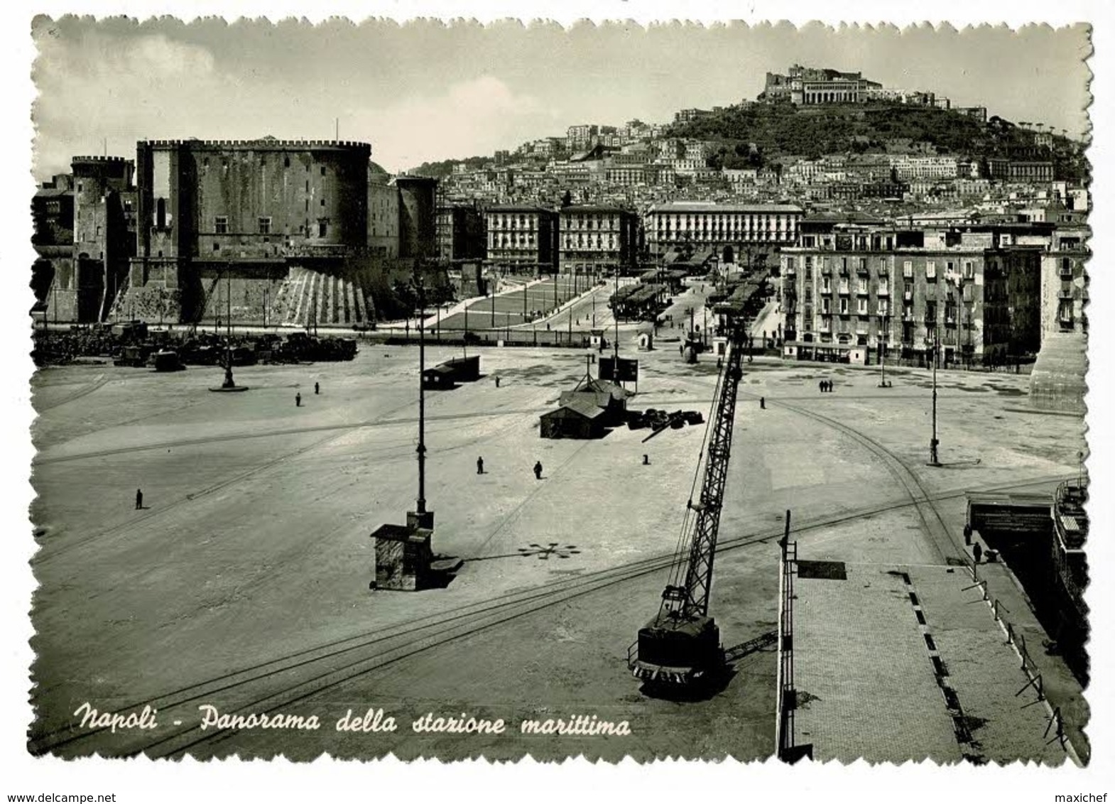 Naples - Panorama De La Station Maritime ( Grue, Rails Tramway, Animation) Pas Circulé - Napoli