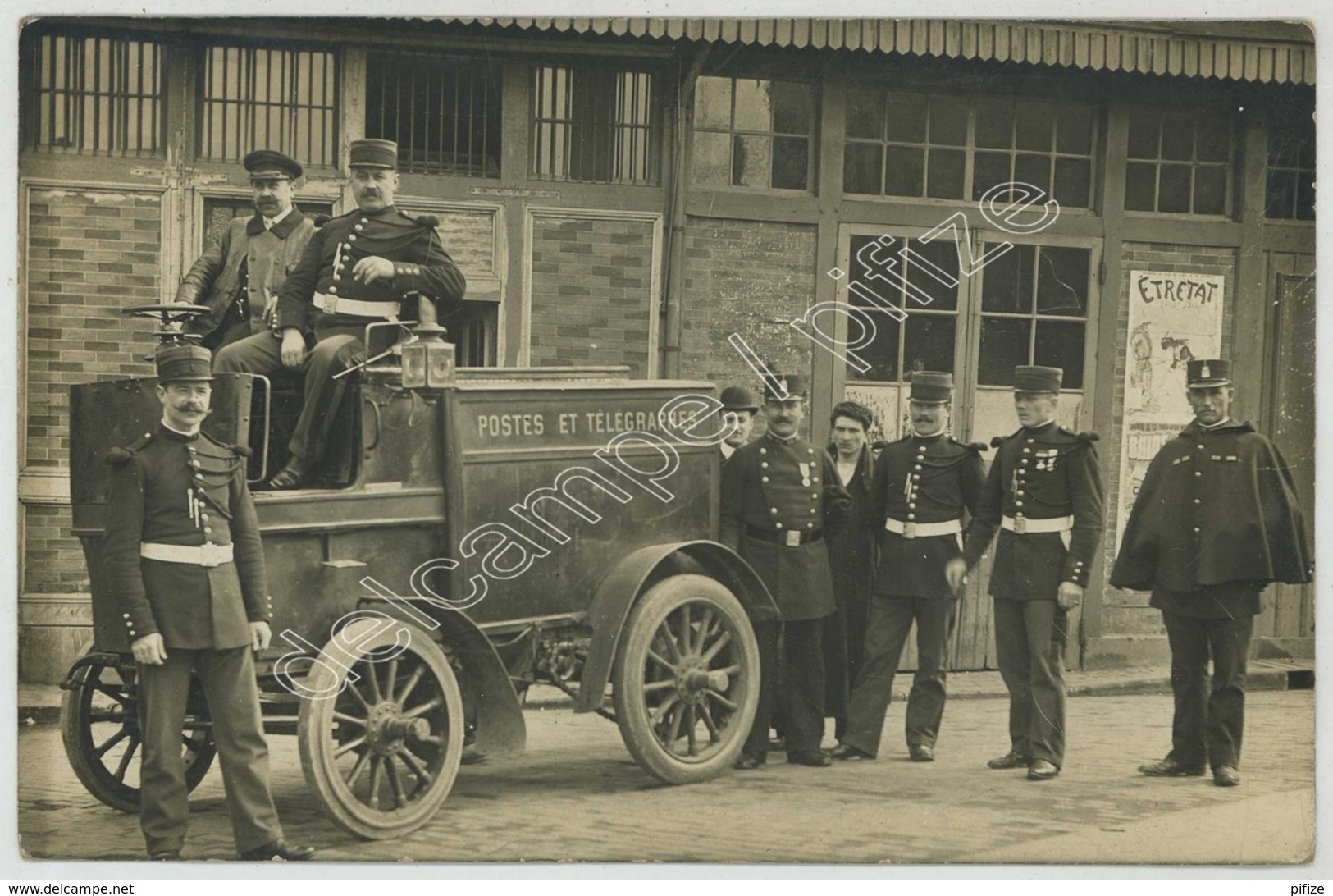 Carte Photo D'un Transport De Fonds Des Postes Et Télégraphes . Policier . Gendarmes . Publicité Bains De Mer Etretat . - Poste & Postini