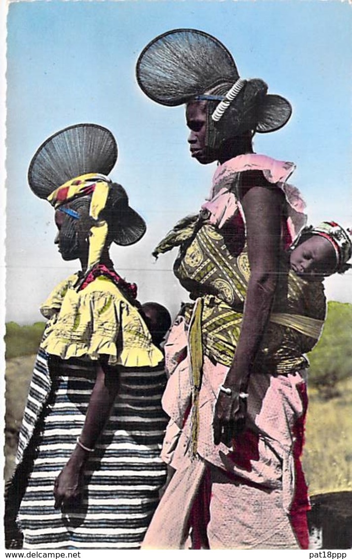 ** Lot De 2 Cartes ** AFRIQUE NOIRE - SENEGAL ( Scène De Vie ) Coiffures Et Salon De Coiffure - PF Black Africa - Senegal