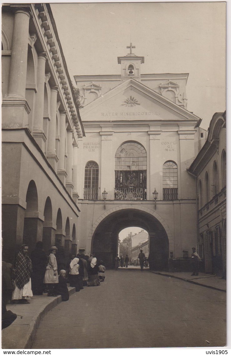 Wilno.Wilna.Ostra Brama Church And Street. - Litauen