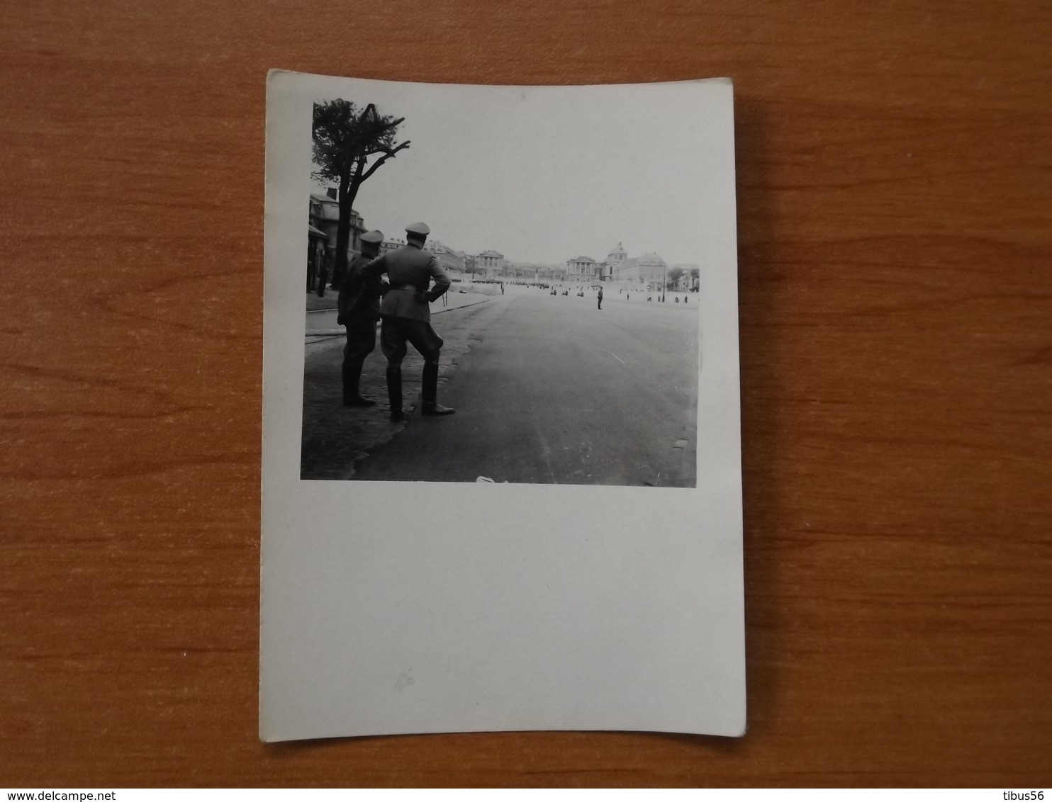 WW2 GUERRE 39 45 VERSAILLES OFFICIERS ALLEMANDS DEVANT L AVENUE MENANT AU CHATEAU - Versailles