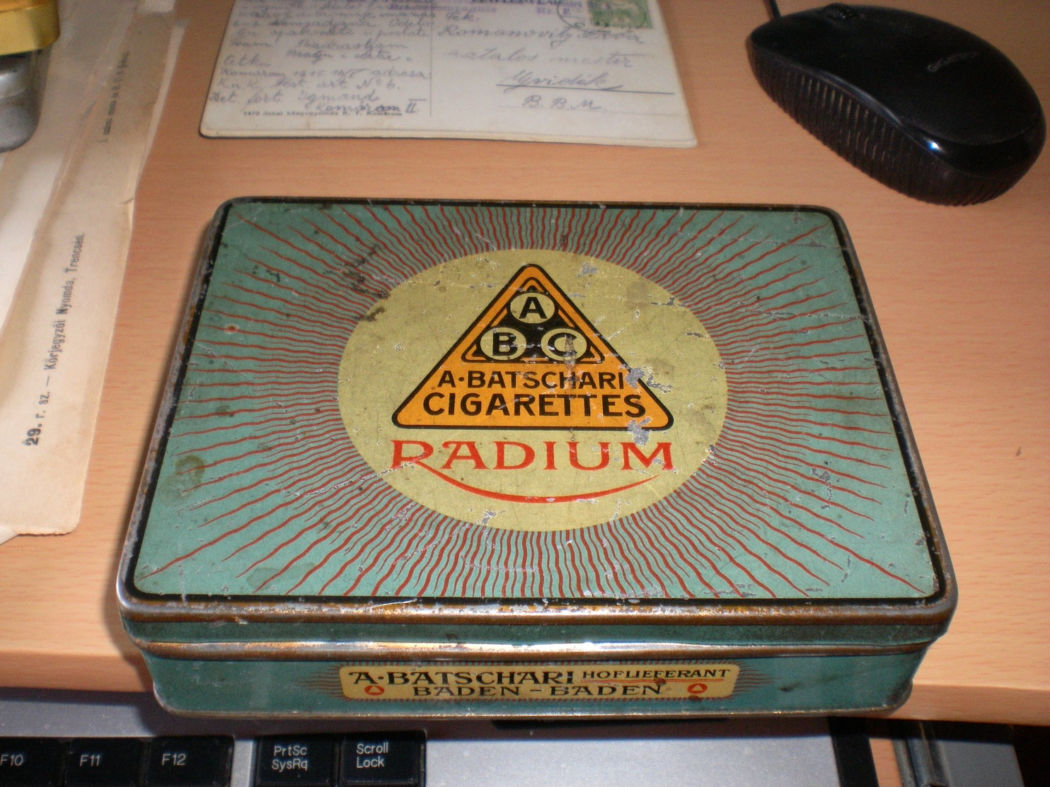 Old Tin Box A B C A Batschari Cigarettes Radium Baden Baden 100 Cigarettes Gold Tipped - Boites à Tabac Vides