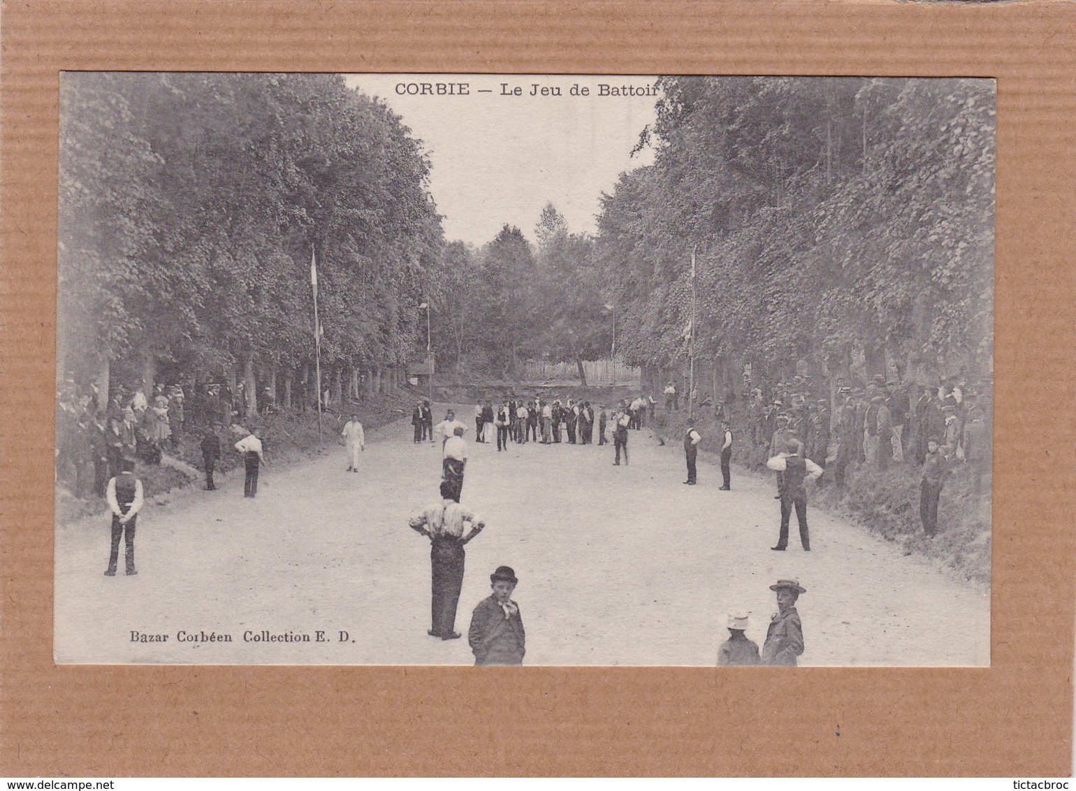 CPA 80, Corbie, Le Jeu De Battoir, Animée - Corbie