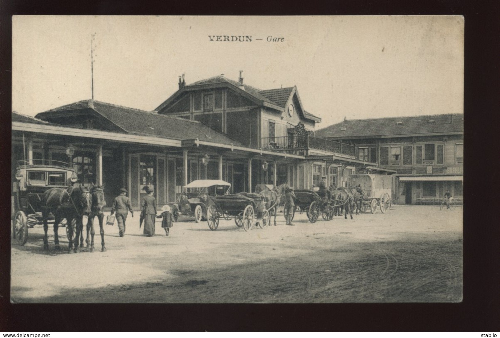 55 - VERDUN - LA GARE DE CHEMIN DE FER - ATTELAGES DE CHEVAUX - SANS EDITEUR - Verdun