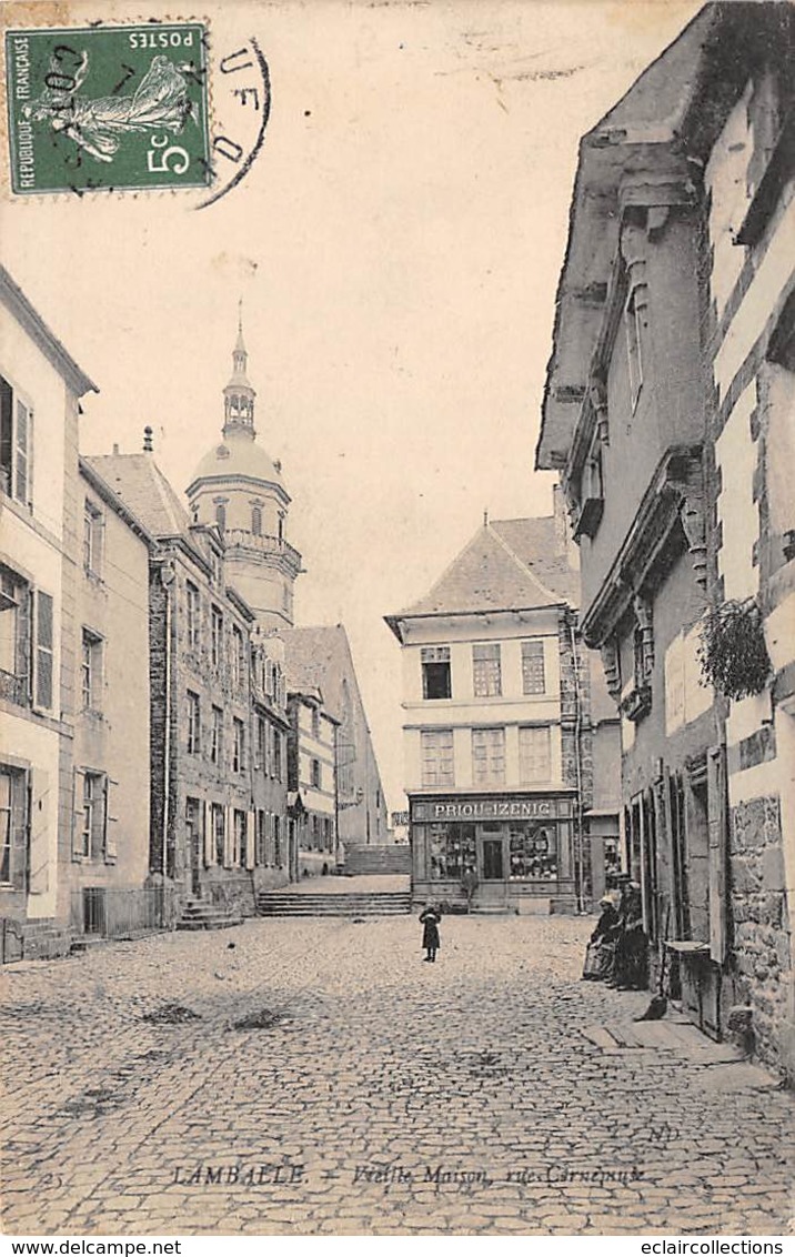 Lamballe        22         Vieilles Maisons , Rue Cornemuse      (voir Scan) - Lamballe