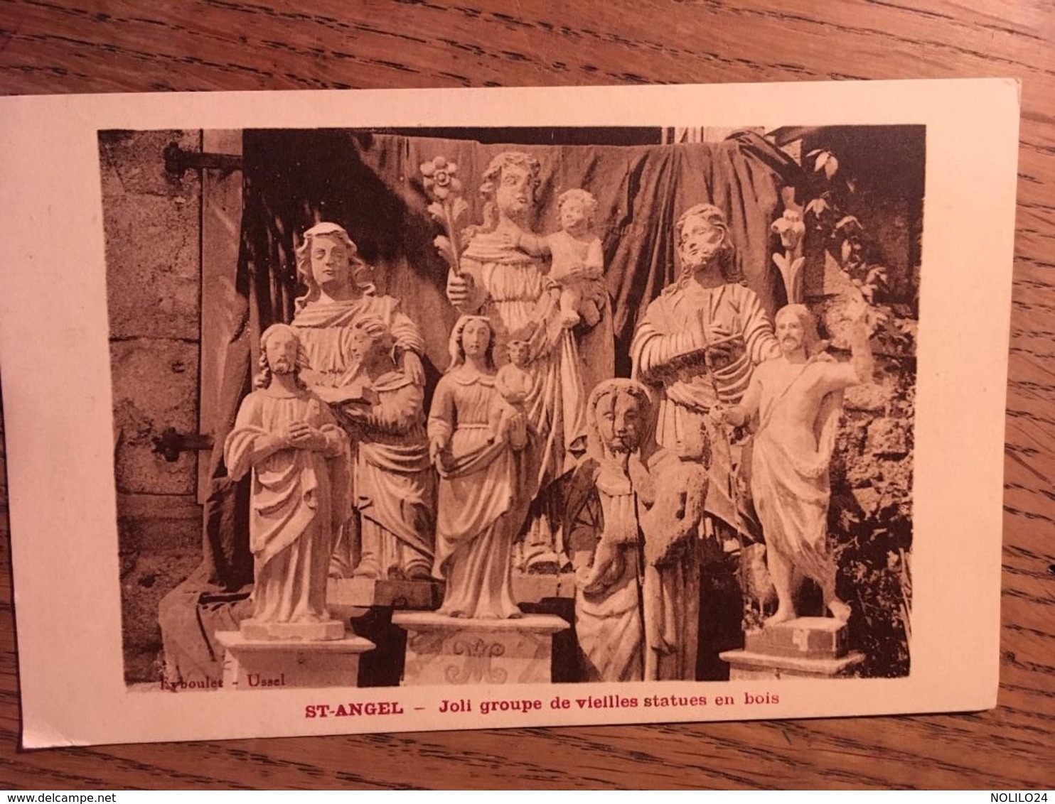 CPA, SAINT ANGEL, Joli Groupe De Vieilles Statues En Bois, Corrèze, 19, édition Eyboulet Ussel, Non écrite - Autres & Non Classés