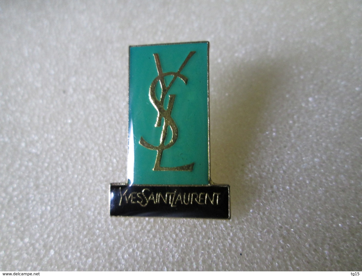 PIN'S   YVES  SAINT  LAURENT - Marcas Registradas