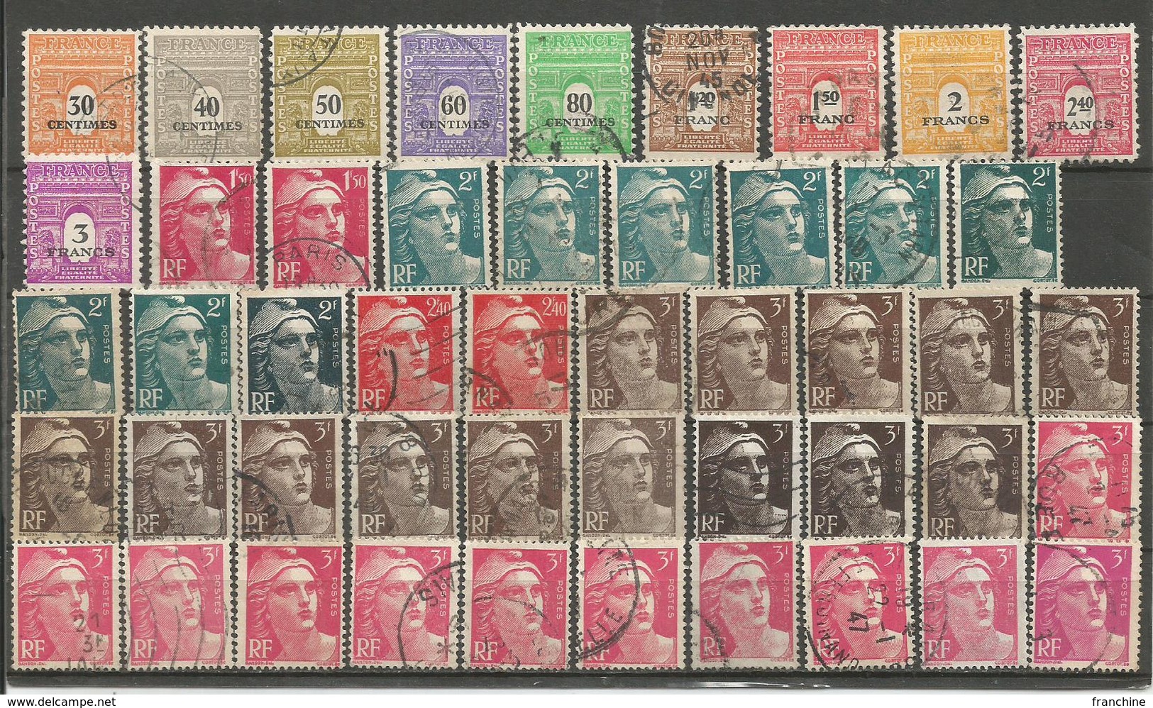 SUPERBE - ANNEE 1945 Avec Plusieurs Nuances - 250 Timbres Oblitérés (o) - 1940-1949