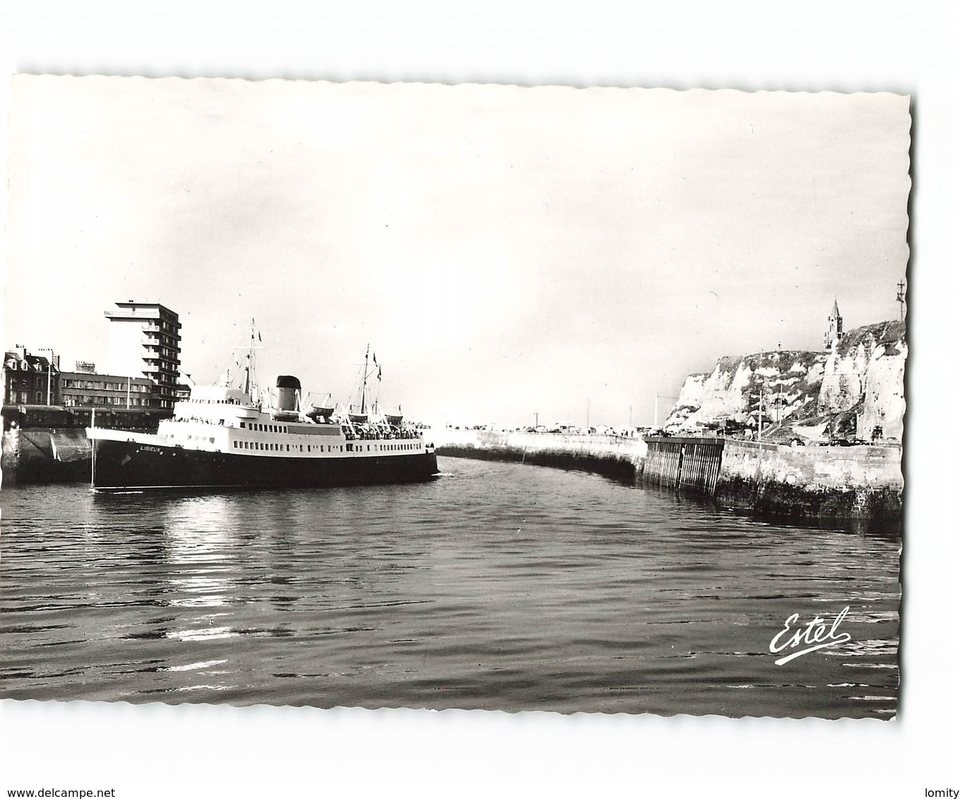 76 Dieppe Le Lisieux Entrant Au Port Bateau Paquebot CPSM GF Edit Estel N°55207 - Dieppe