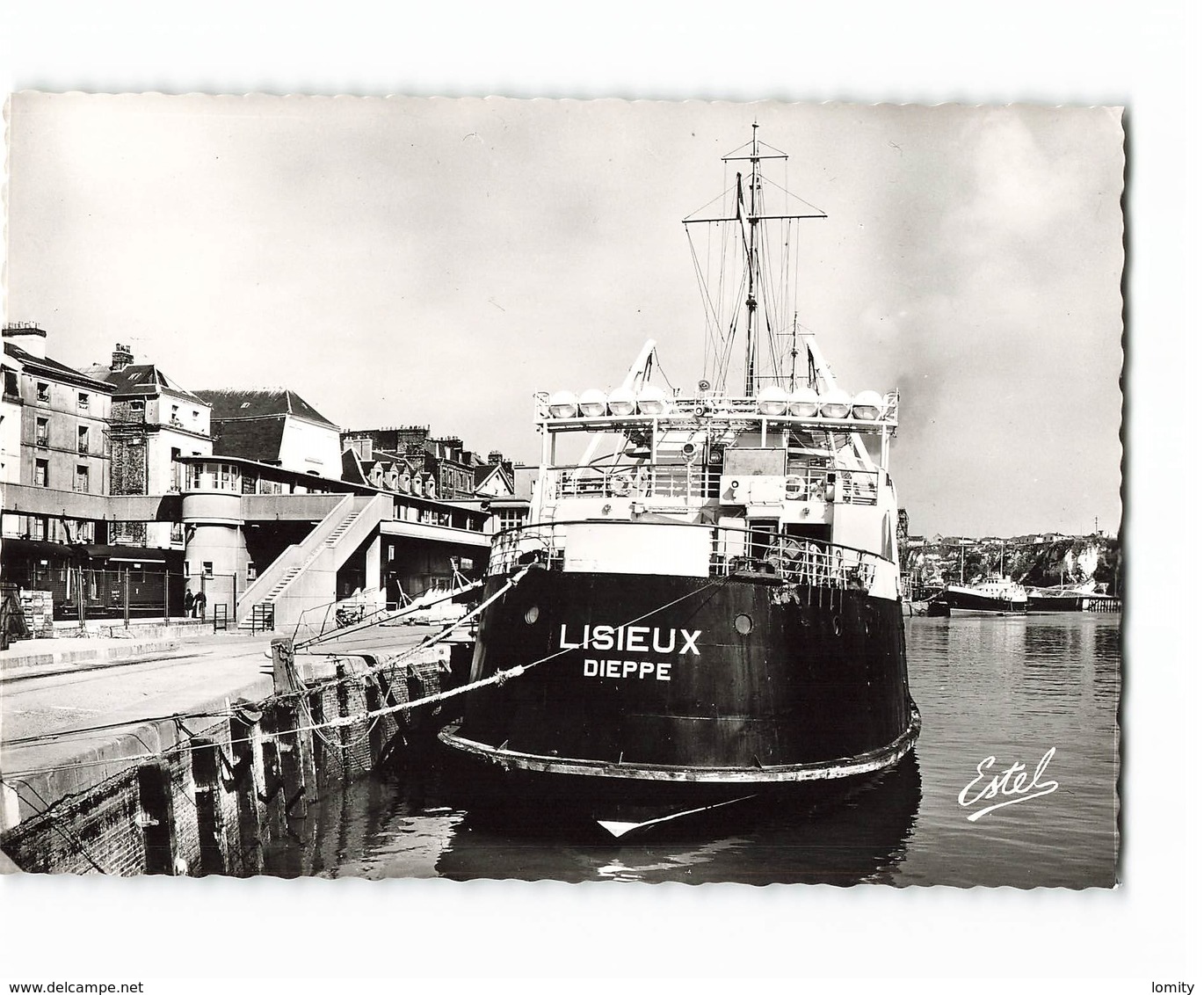 76 Dieppe Le Lisieux à Quai Bateau Paquebot CPSM GF Edit Estel N°55167 Photo - Dieppe